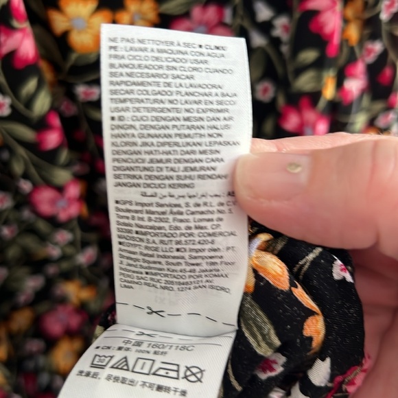 Old Navy Black floral blouse with 3/4 length bell sleeve and bow tie. - Picture 13 of 15